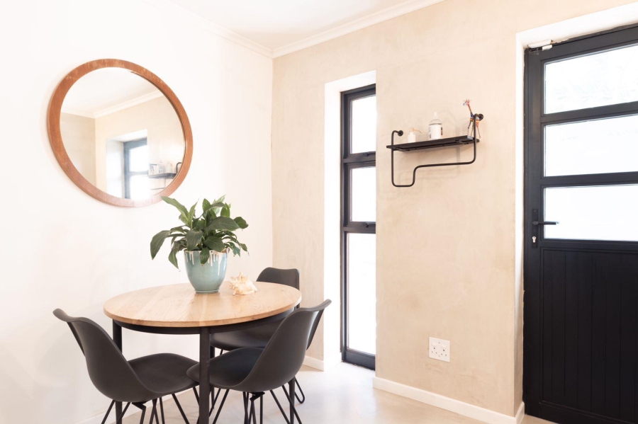 To Let 2 Bedroom Property for Rent in Green Point Western Cape